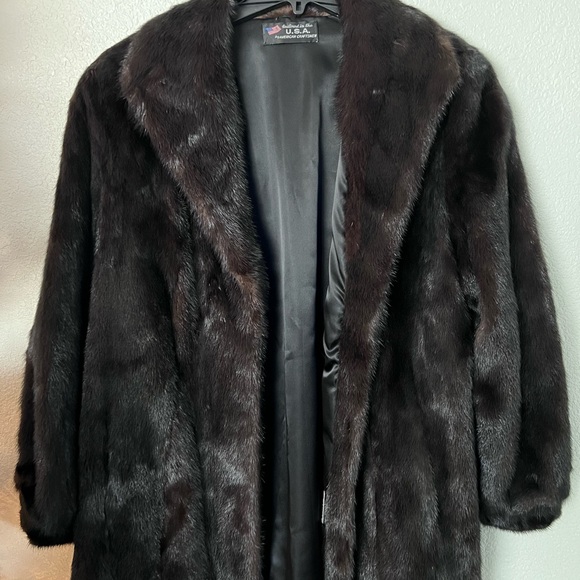 Vintage 1990s Elegant Black Real Mink 3/4 Fur Coat-XL / clasp closure. - Picture 6 of 9